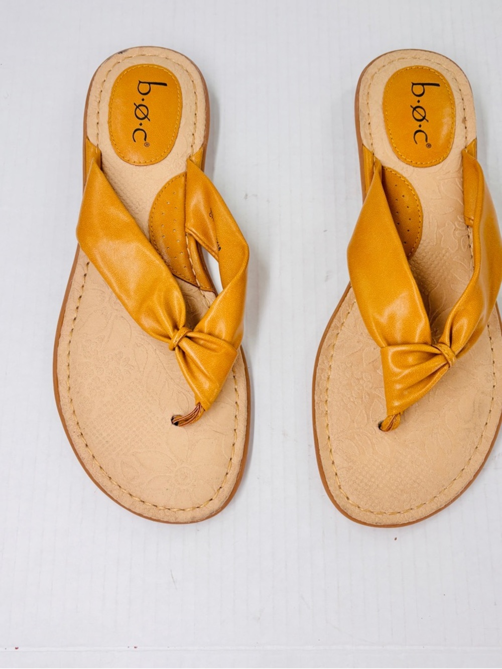B.O.C. Born Sandals Women Sz 9 Slides Thong Coastal Beach